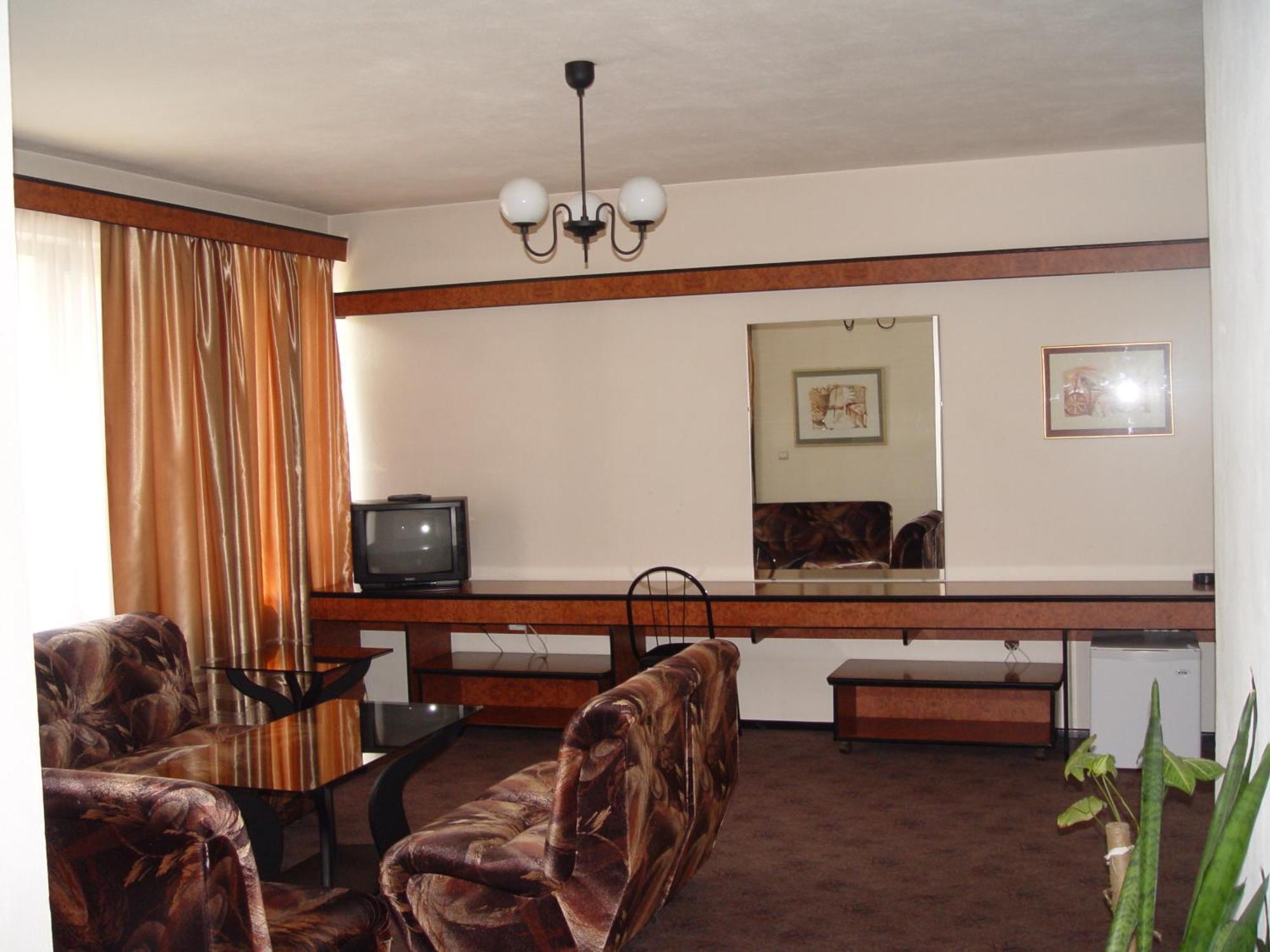 Family Hotel Gabrowo Zewnętrze zdjęcie