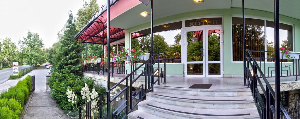 Family Hotel Gabrowo Zewnętrze zdjęcie