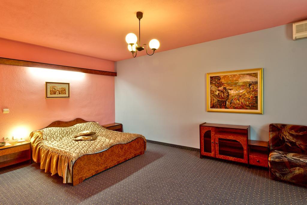 Family Hotel Gabrowo Zewnętrze zdjęcie